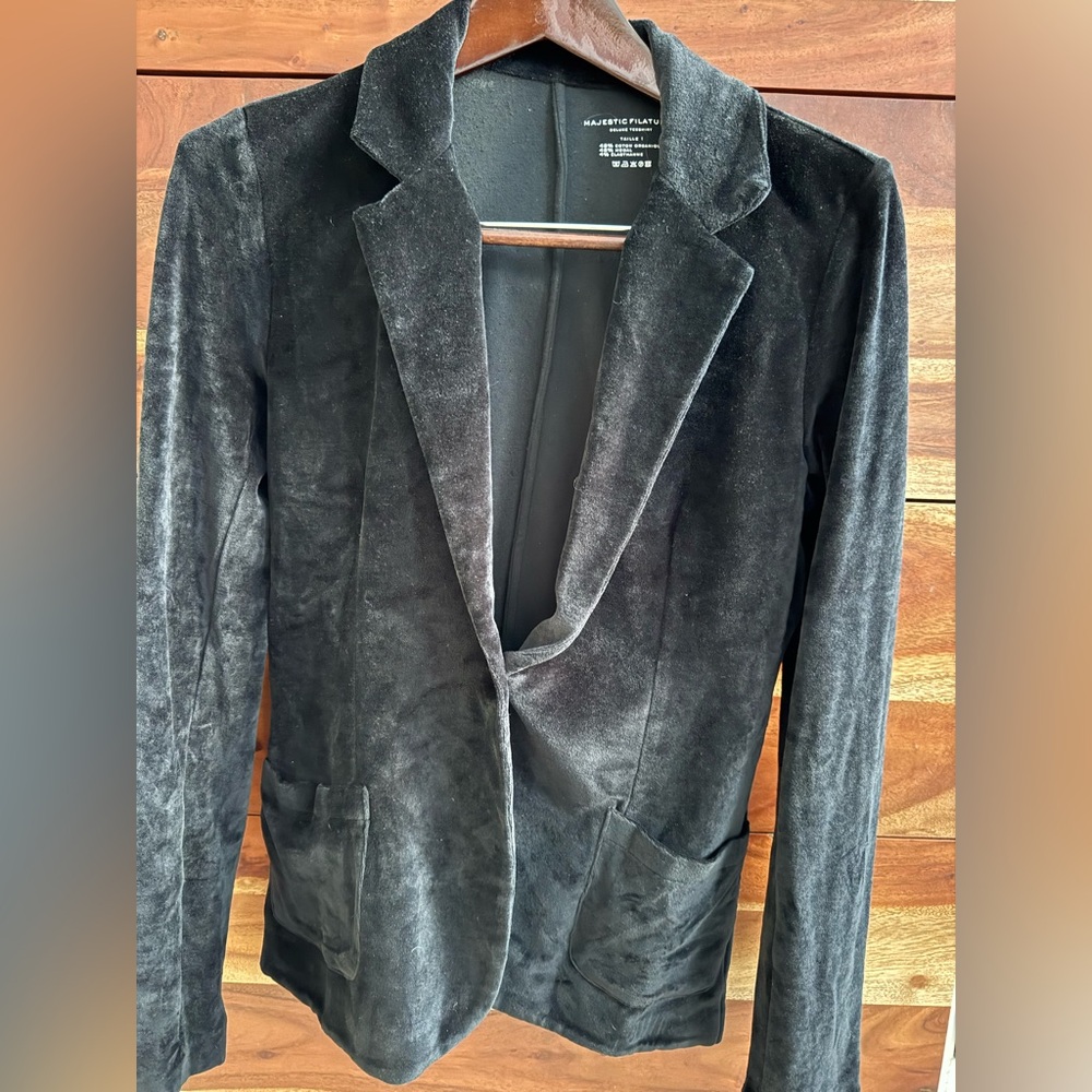 Luxurious Black Velvet Women's Blazer Powerful fits like a Size 2